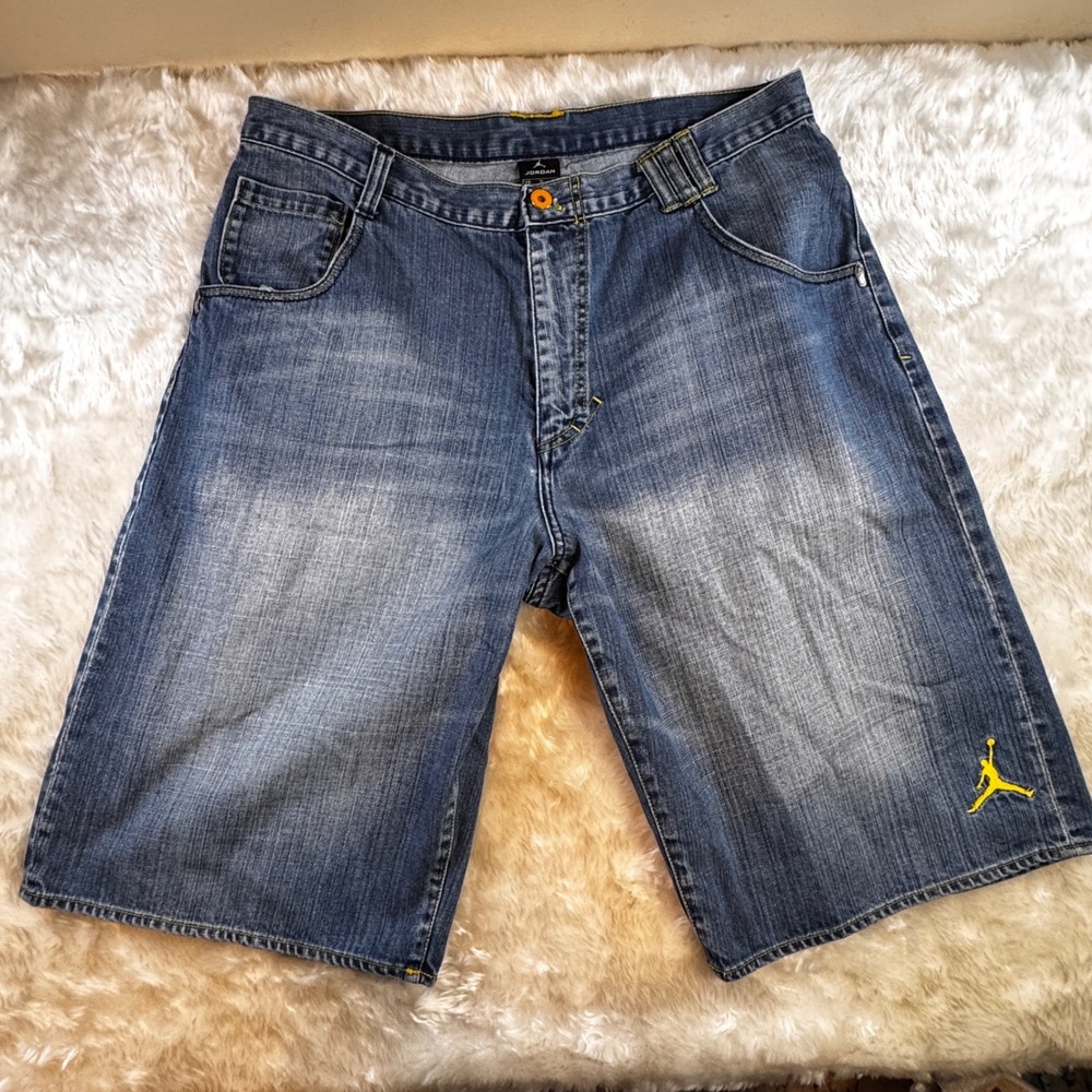 Jordan Mens Baggy Denim Shorts Blue Embroidered Sneaker Back Pockets Y2K Size 36